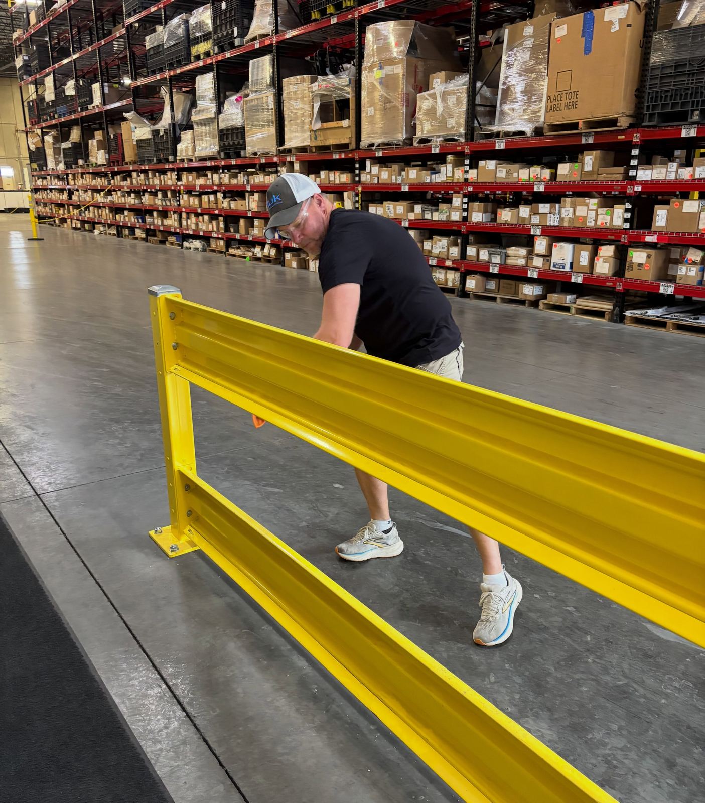 Warehouse guardrail and floor degrease, photo 1